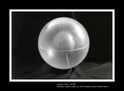 ENTITA' XXIII VI'00 - Diametro nucleo sfera ceneri cm 12,07, diametro sfera esterna plexiglass cm 25